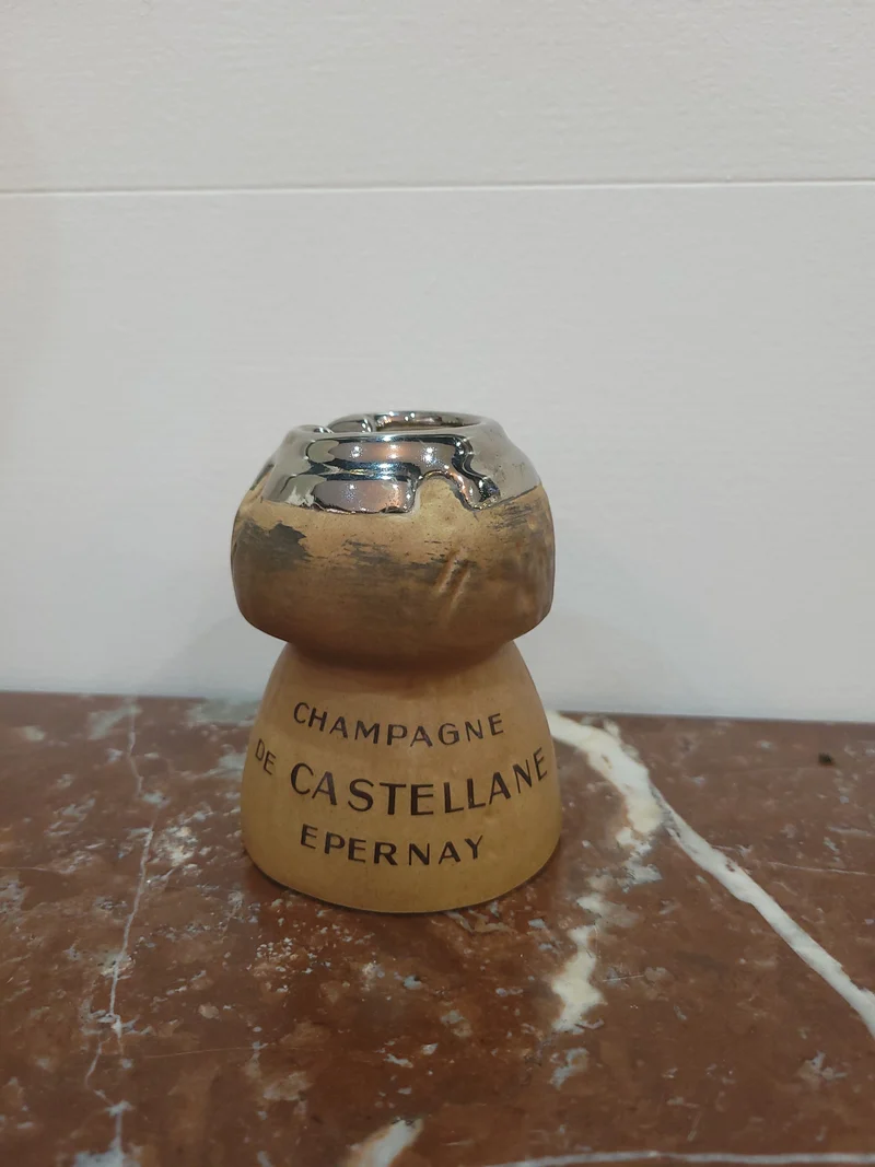 Cendrier publicitaire en céramique – Champagne de Castellane Épernay