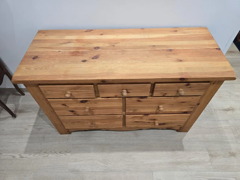 Commode rustique en pin massif