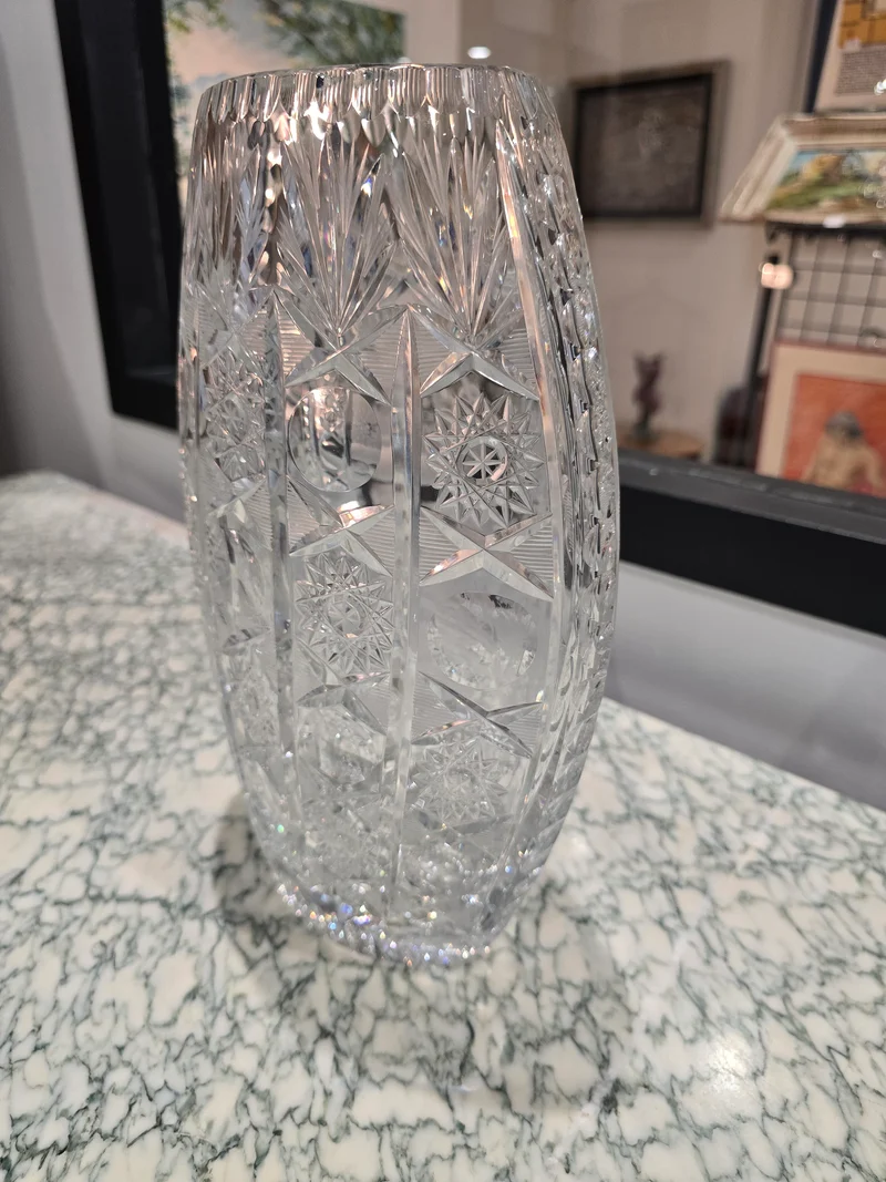 Grand vase en cristal taillés , décor de bouquetin , XXème
