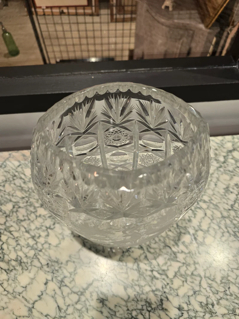 Grand vase en cristal taillés , décor de bouquetin , XXème