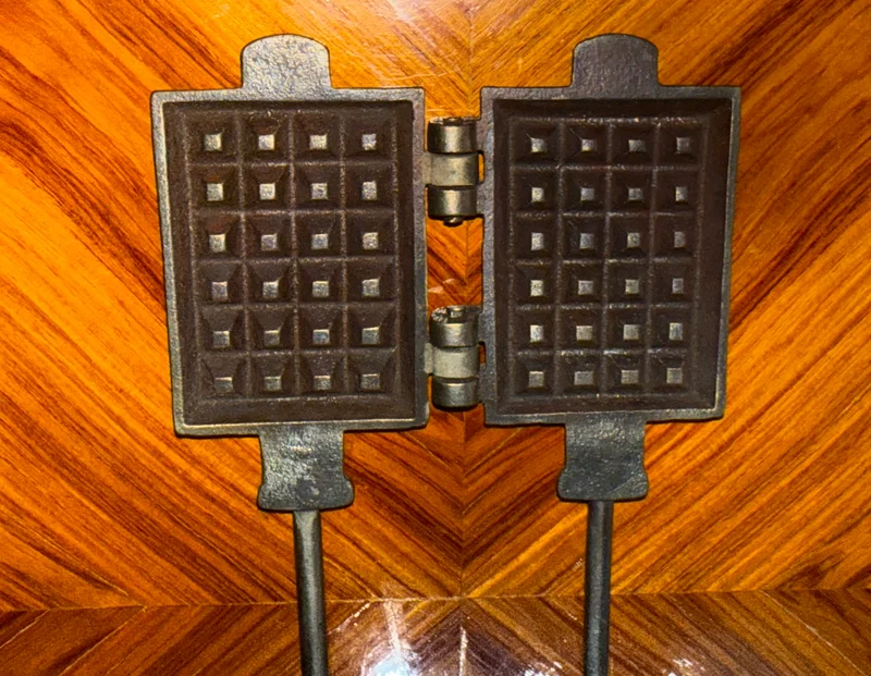 Moule à gaufres ancien en fonte – Godin Colin & Cie, modèle n°26