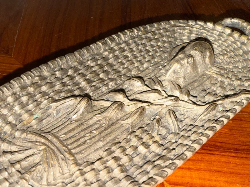 Vide-poche en bronze doré – Panier de blé et souris, travail figuratif ancien