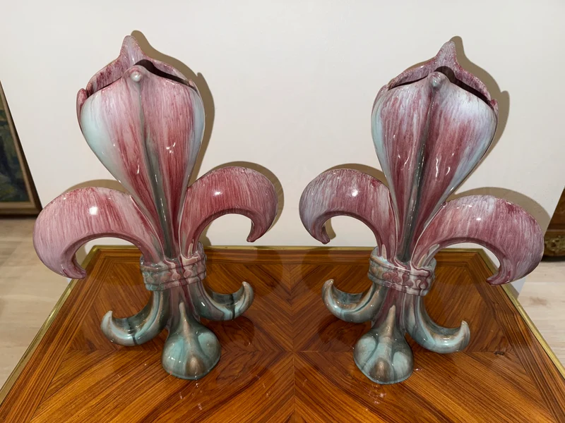 Paire de vase en céramique émaillée – Fleurs de Lys