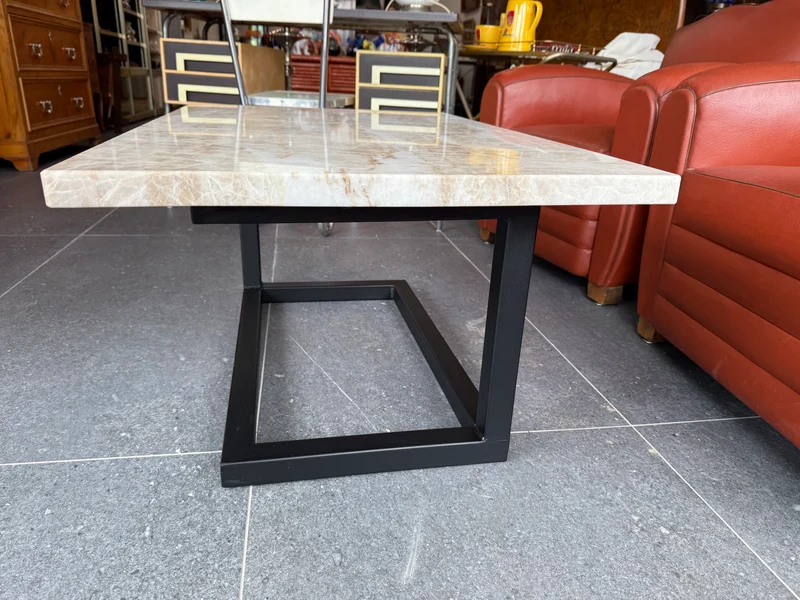 Table basse contemporaine en granite (taj mahal) et métal – Pièce unique d’artisan - 2025