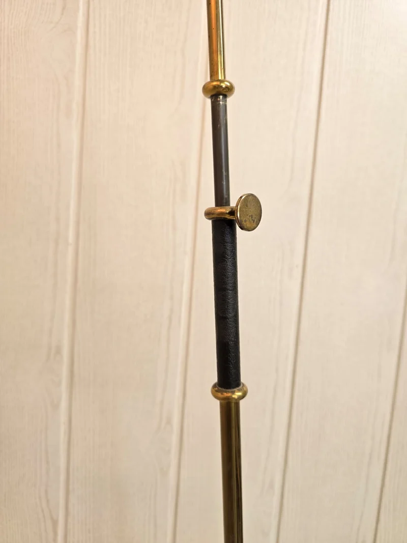 Lampadaire pendulaire Maison Lunel – Années 50 – Abat-jour en vessie de porc