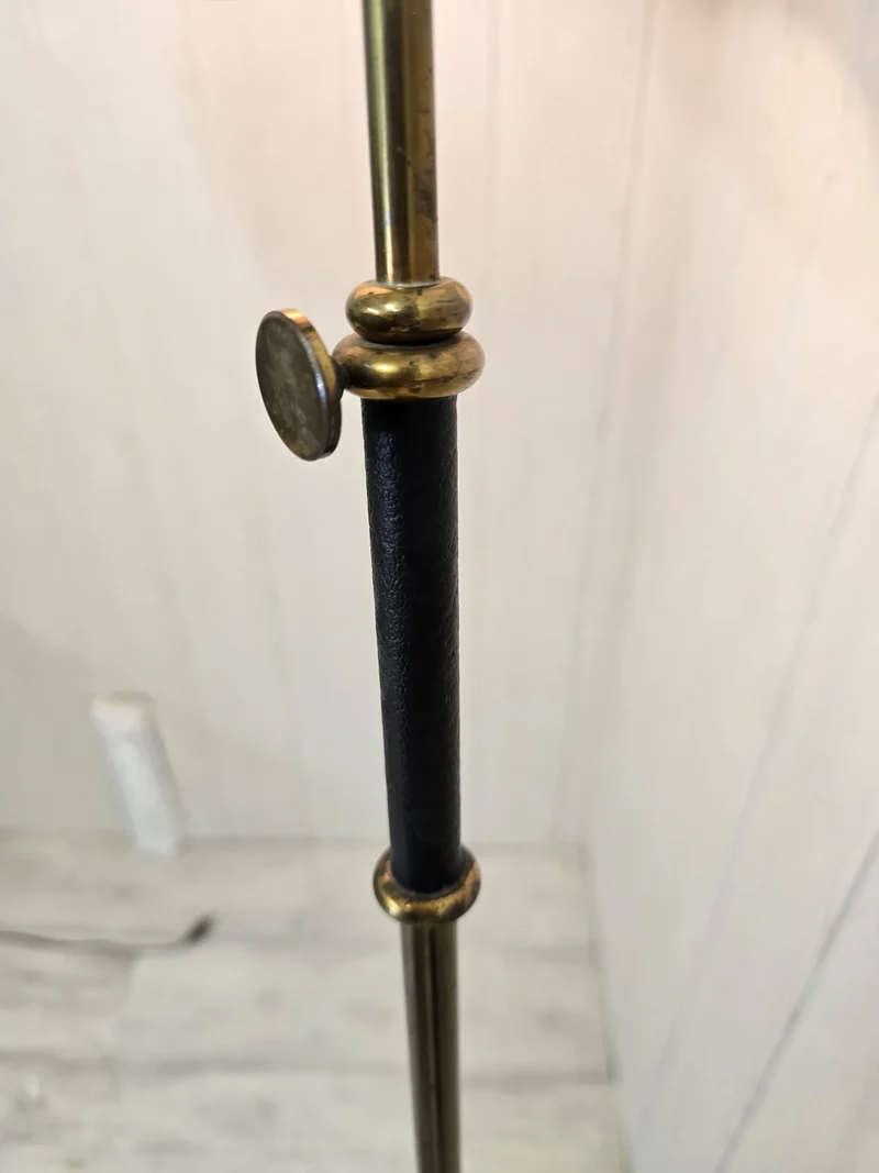 Lampadaire pendulaire Maison Lunel – Années 50 – Abat-jour en vessie de porc