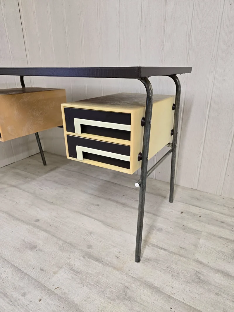 Bureau vintage industriel à caissons suspendus – design graphique - 60’s/70’s