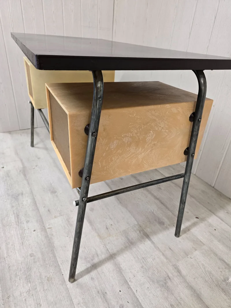 Bureau vintage industriel à caissons suspendus – design graphique - 60’s/70’s