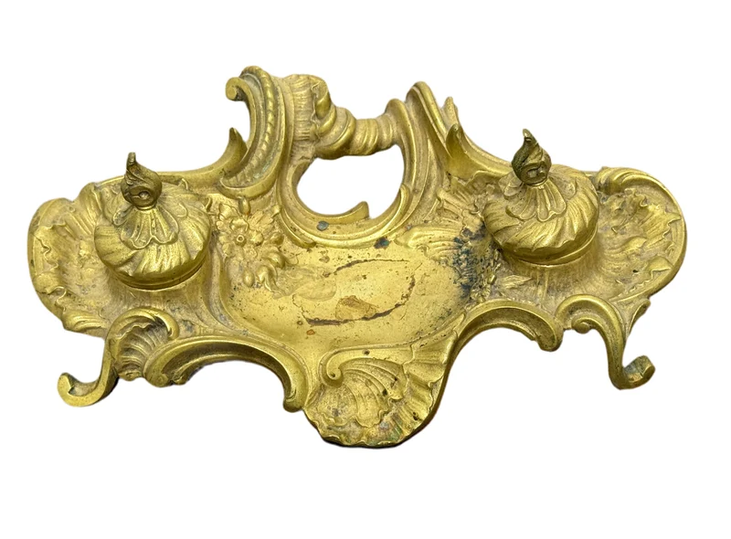 Ancien encrier double en bronze doré à décor rocaille – XIXe siècle