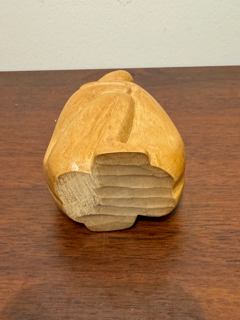 Sculpture “Le Câlin” – Art abstrait en bois sculpté