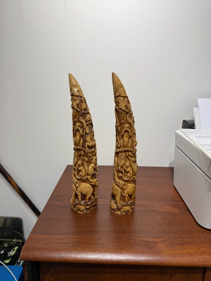 Corne en résine sculpté