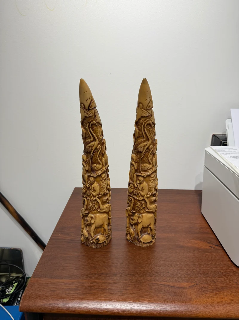 Corne en résine sculpté