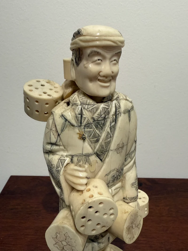 Statuette Asiatique Ancienne en os sculpté