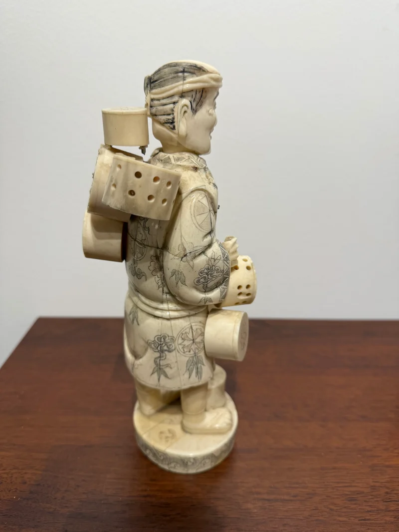 Statuette Asiatique Ancienne en os sculpté