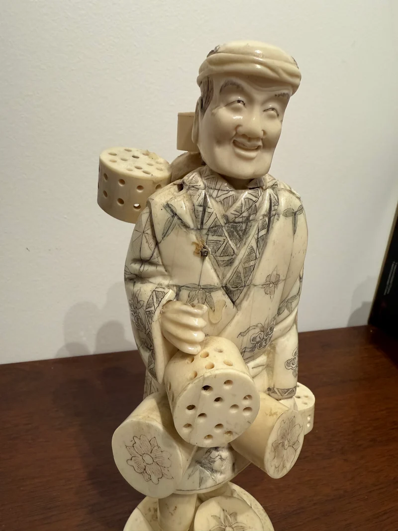 Statuette Asiatique Ancienne en os sculpté