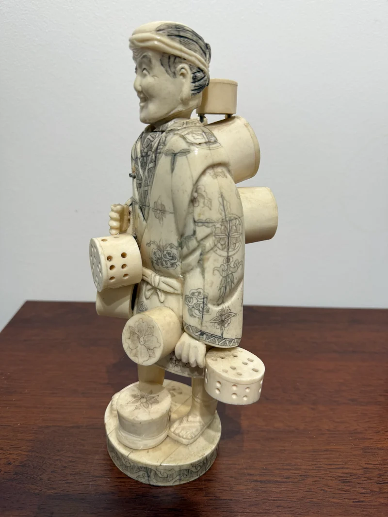 Statuette Asiatique Ancienne en os sculpté