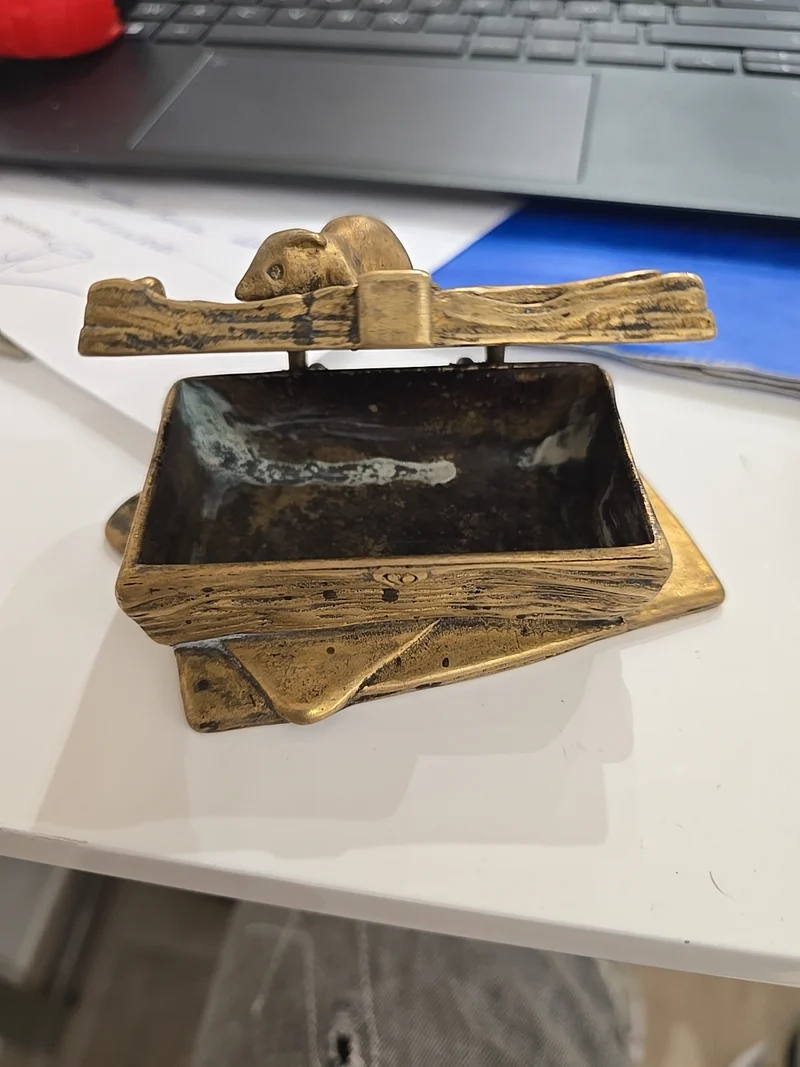 Boite en bronze motif souris