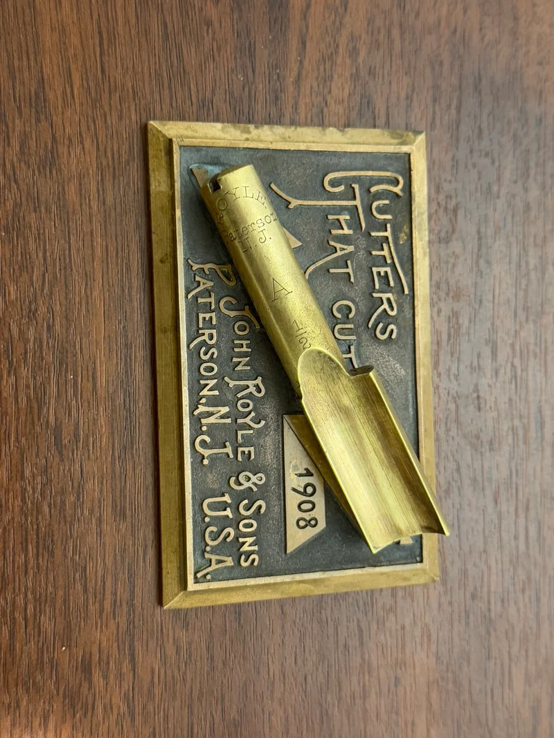 Plaque en laiton “Cutters That Cut” - John Royle & Sons - 1908