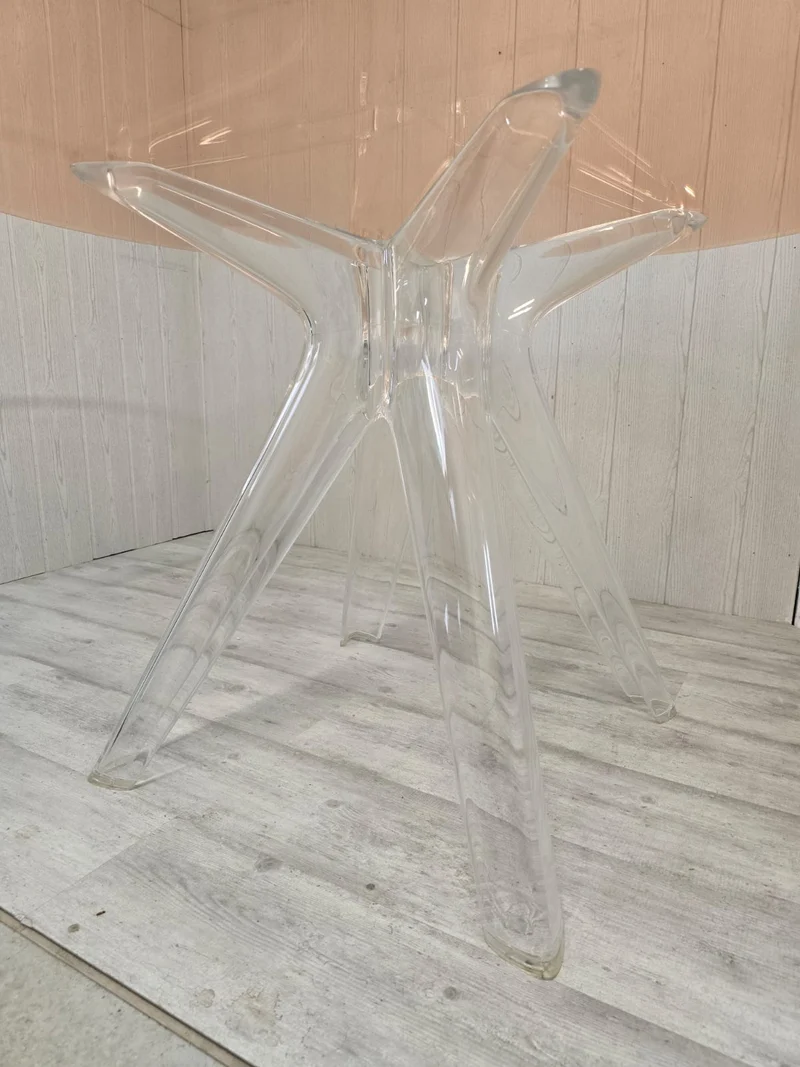 Philippe Starck pour Kartell – Table Sir Gio