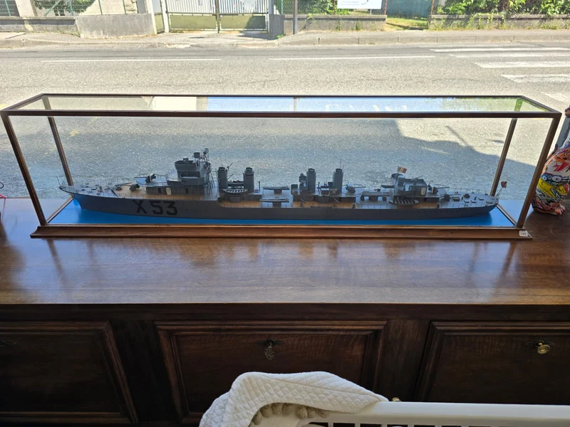 Maquette artisanale de l'anti-torpilleur français Vauquelin