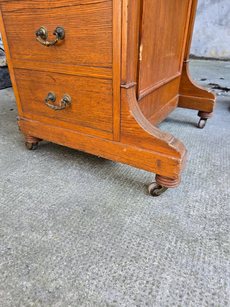 Bureau Davenport ancien en chêne
