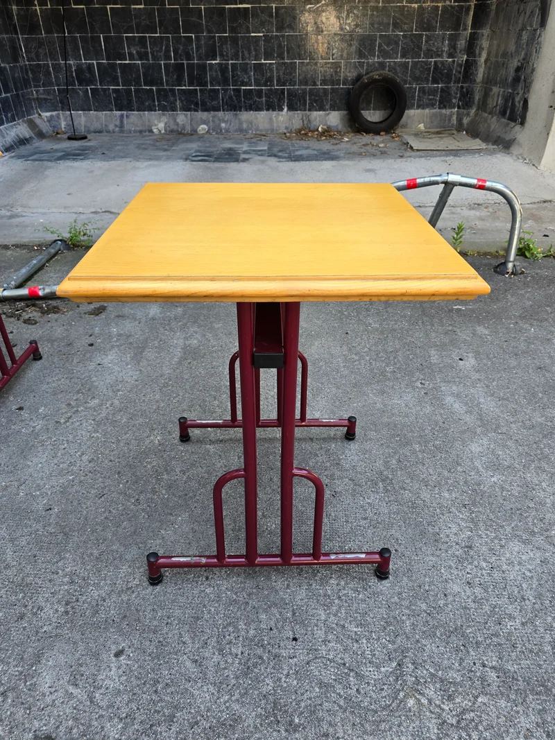 Petite table bistrot d’appoint
