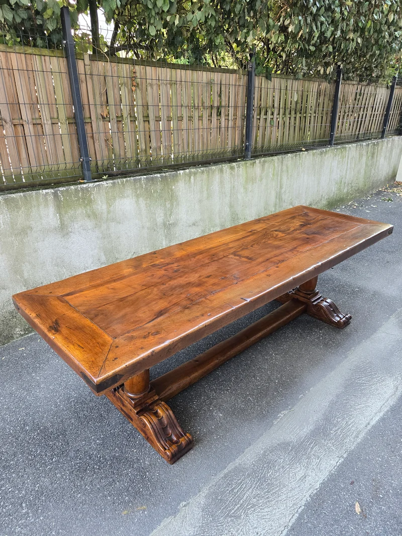 Majestueuse Table Monastère en Noyer massif - XIXe Siècle