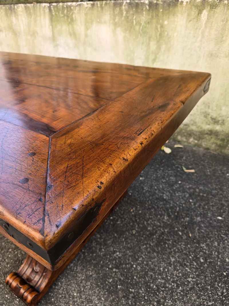 Majestueuse Table Monastère en Noyer massif - XIXe Siècle