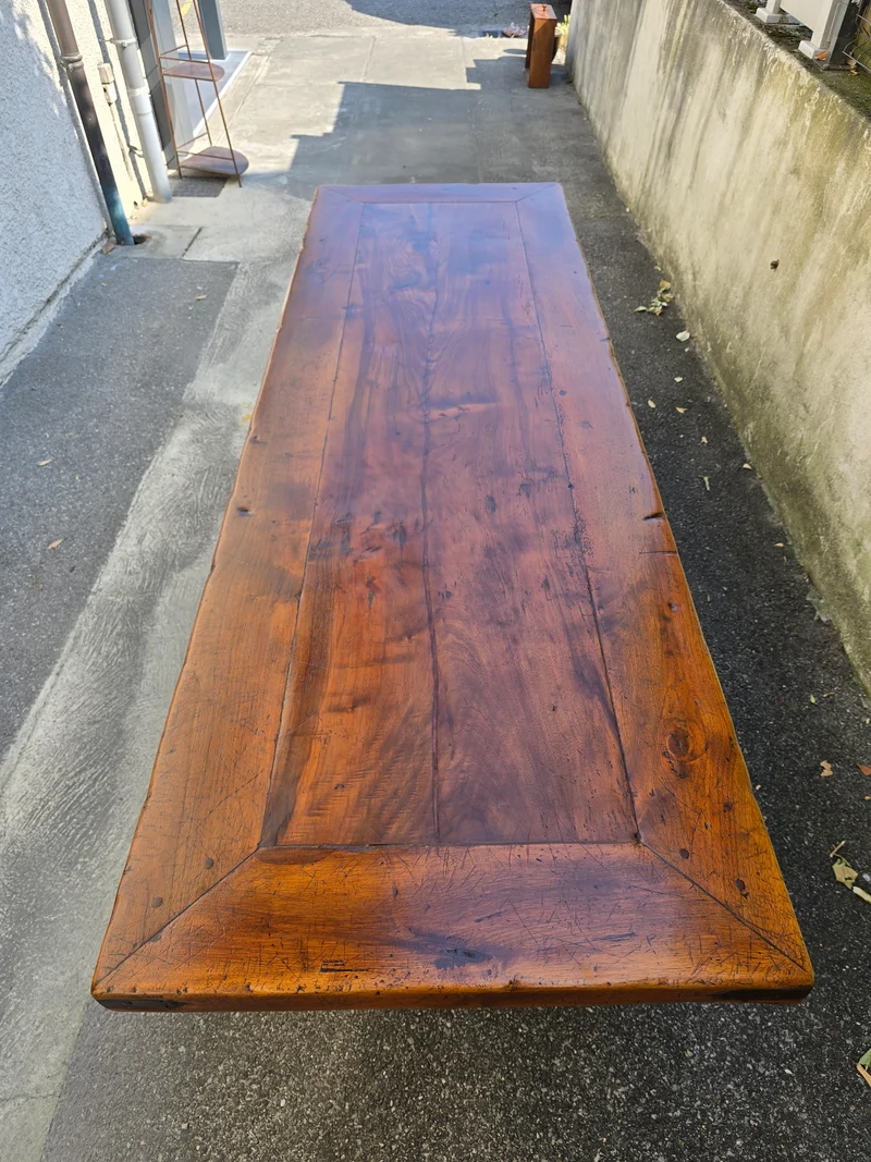 Majestueuse Table Monastère en Noyer massif - XIXe Siècle