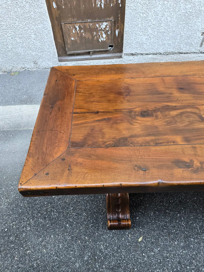 Majestueuse Table Monastère en Noyer massif - XIXe Siècle