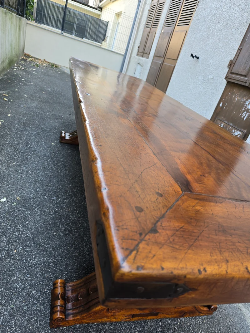 Majestueuse Table Monastère en Noyer massif - XIXe Siècle