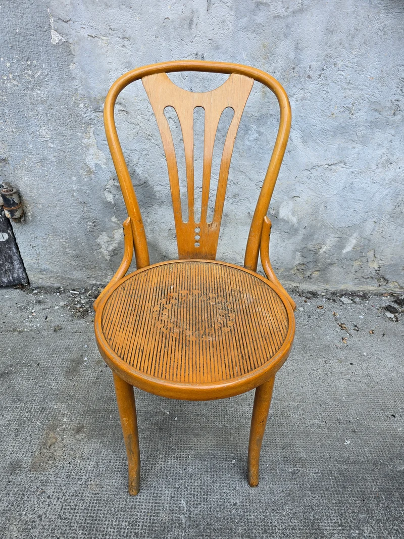 Chaise bistrot vintage
