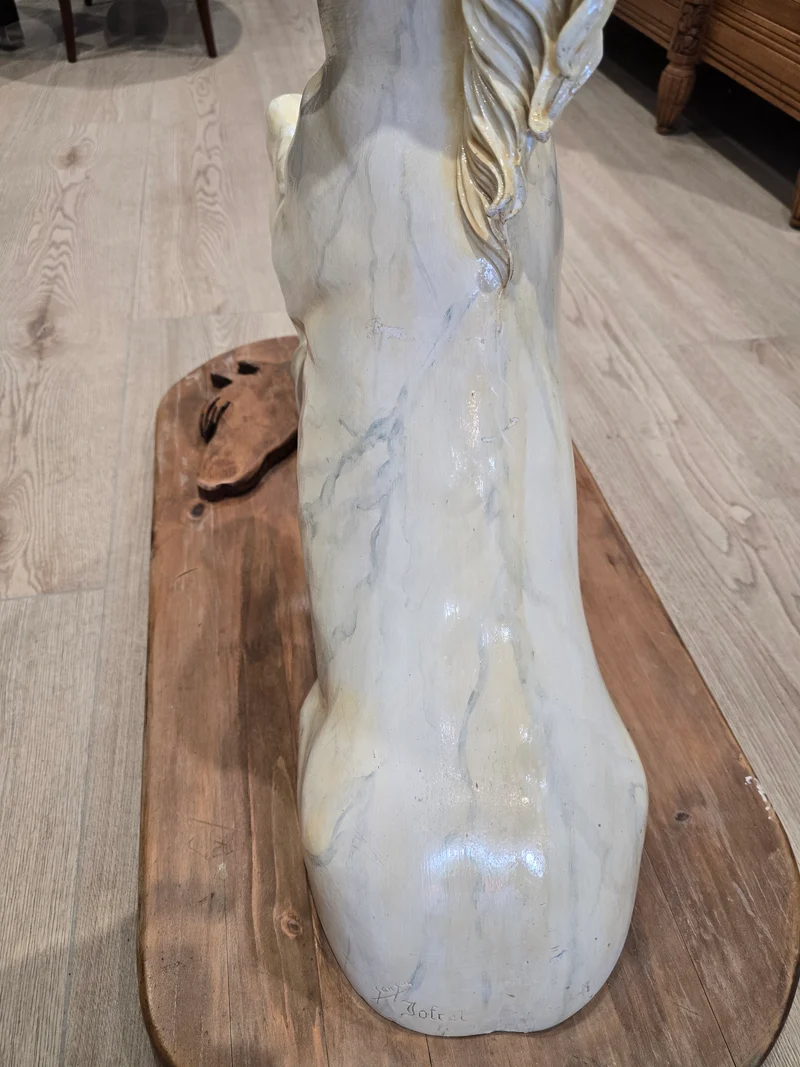 Sculpture en résine d’un cheval cabré – Signée Sanson Jofral – Pièce unique sur socle bois