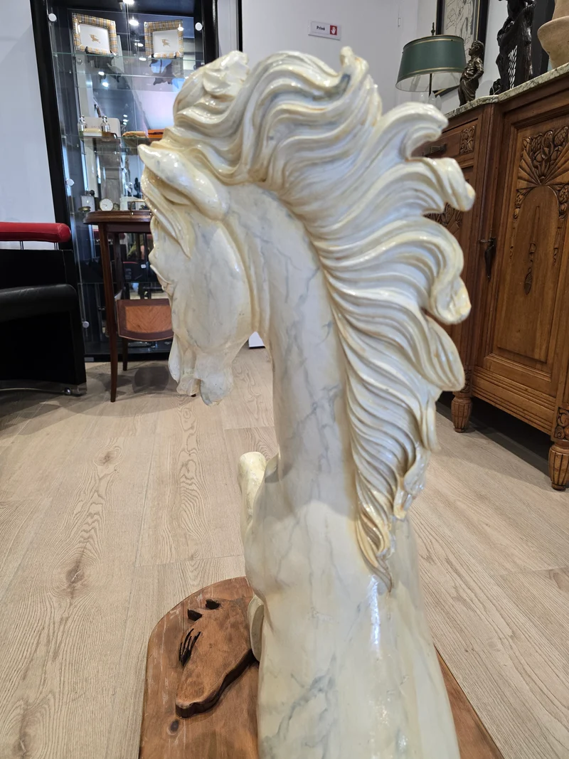 Sculpture en résine d’un cheval cabré – Signée Sanson Jofral – Pièce unique sur socle bois