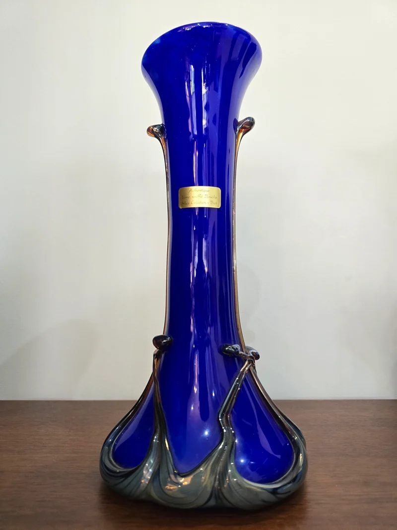 Vase en verre soufflé bleu cobalt – Silice Création Biot – 39 cm