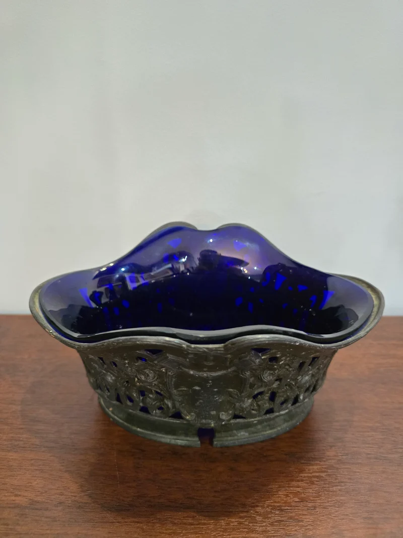 Vase ancien en verre bleu cobalt et monture bronze – Style Napoléon III – H40 cm