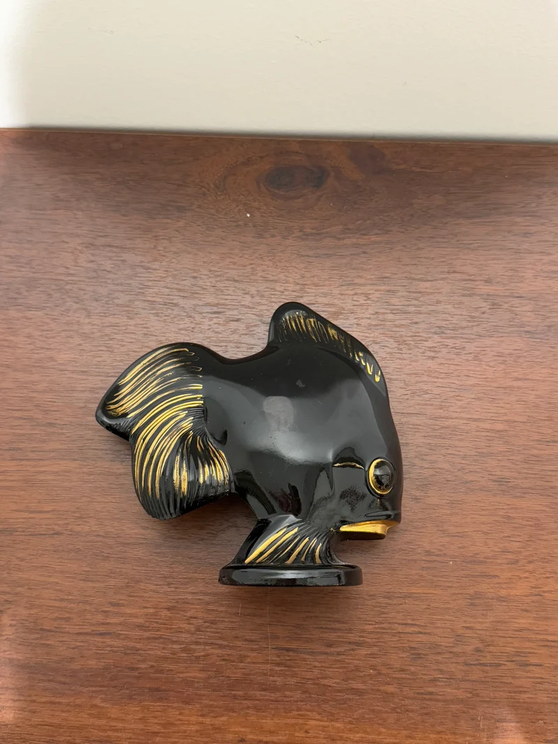Figurine poisson en céramique noire et dorée - Style vintage