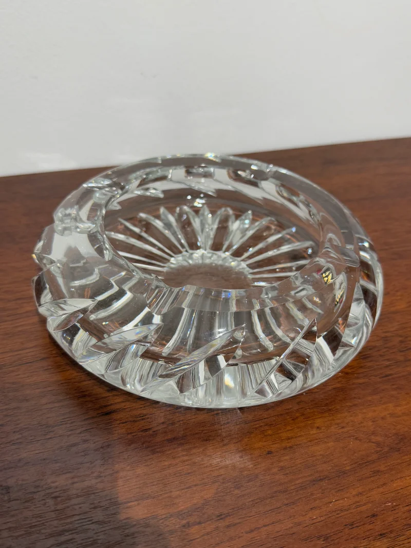 Cendrier en cristal taillé - Style classique