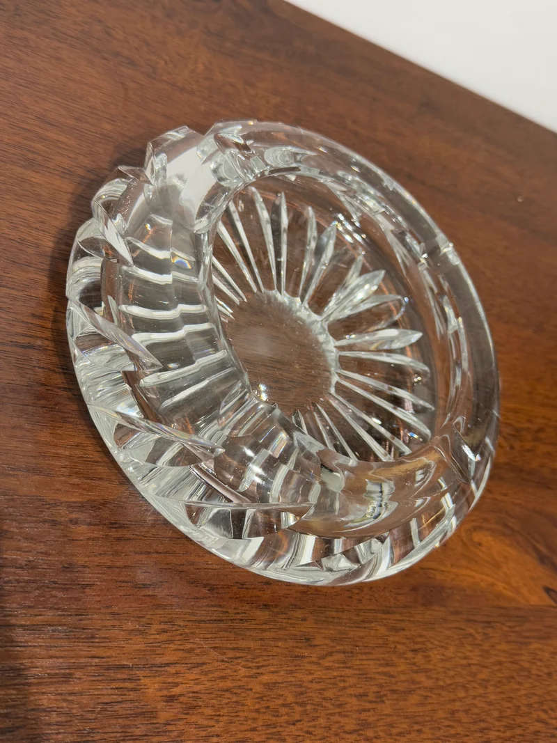 Cendrier en cristal taillé - Style classique