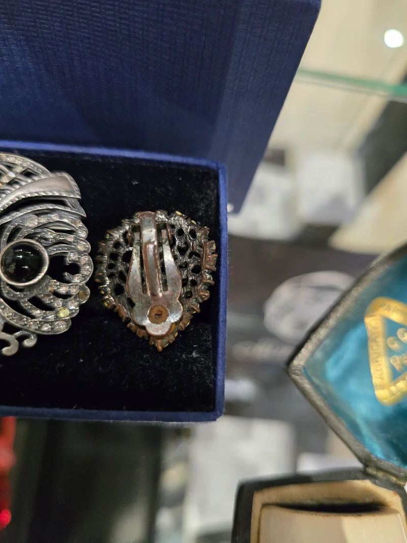 Vintage Broche en argent Swarovski - Onyx et cristaux de Swarovski + paire de clips swarovski vintage