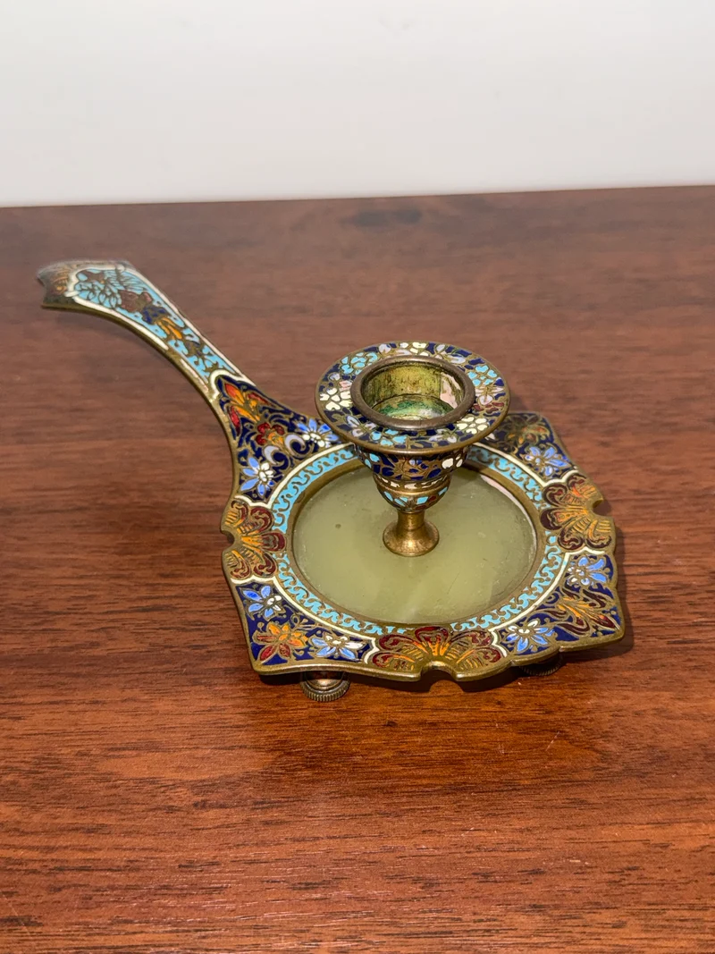 Bougeoir en bronze émaillé cloisonné sur socle en onyx