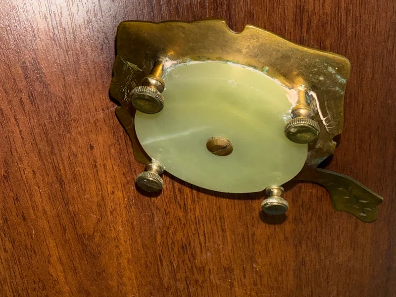 Bougeoir en bronze émaillé cloisonné sur socle en onyx