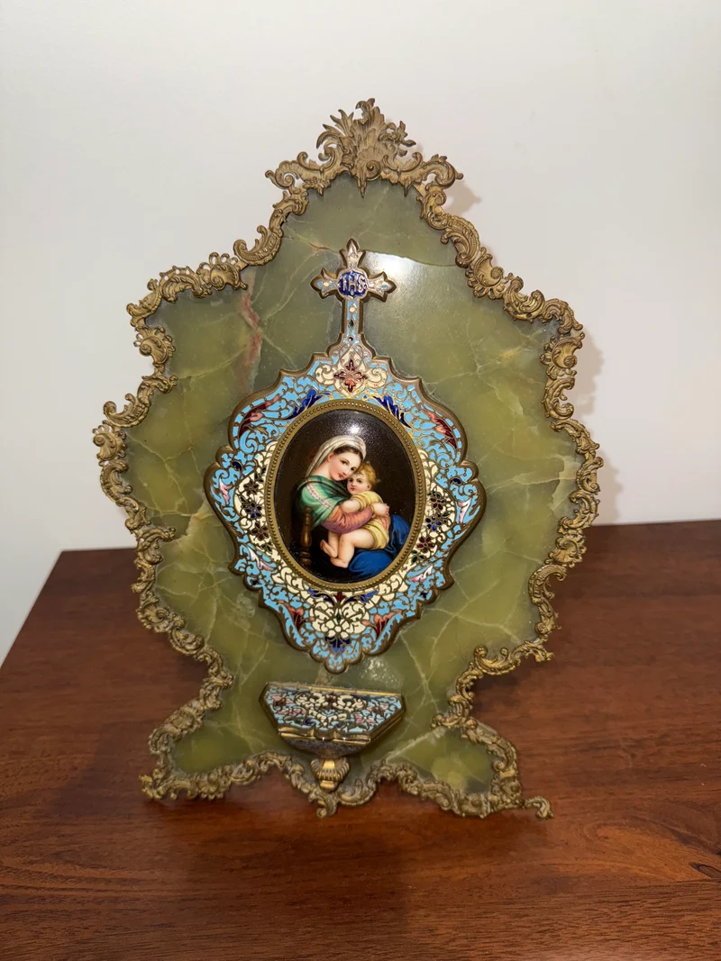 Bénitier ancien en onyx et bronze doré avec émail cloisonné et miniature peinte à la main
