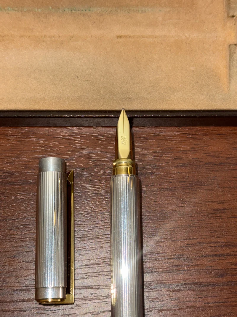 Stylo-plume S.T. Dupont en argent massif et plume or 18 carats 750
