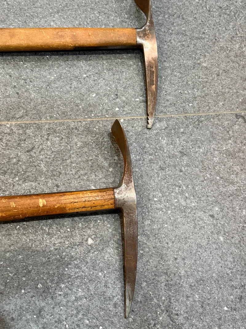 Lot de Deux Piolets Vintage – Chamonix, France