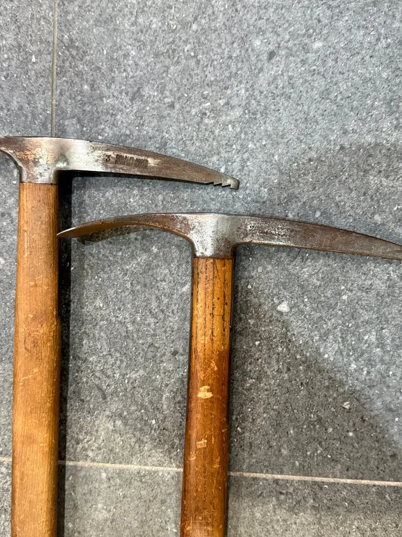 Lot de Deux Piolets Vintage – Chamonix, France