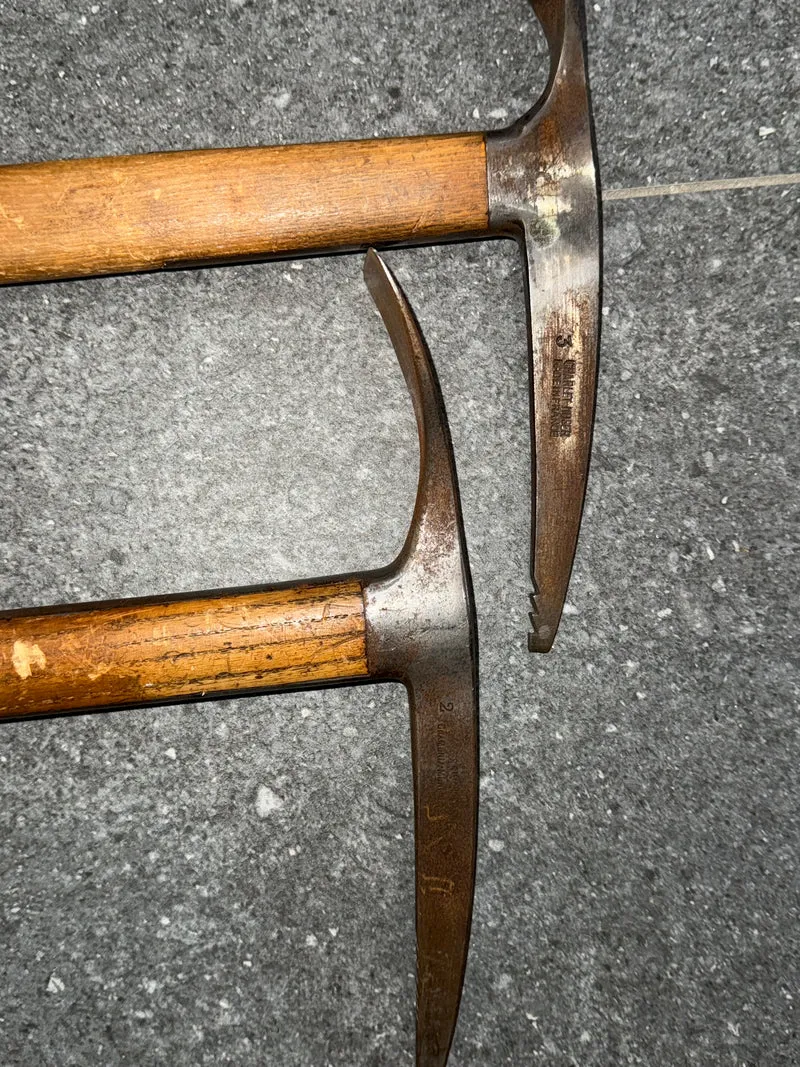 Lot de Deux Piolets Vintage – Chamonix, France