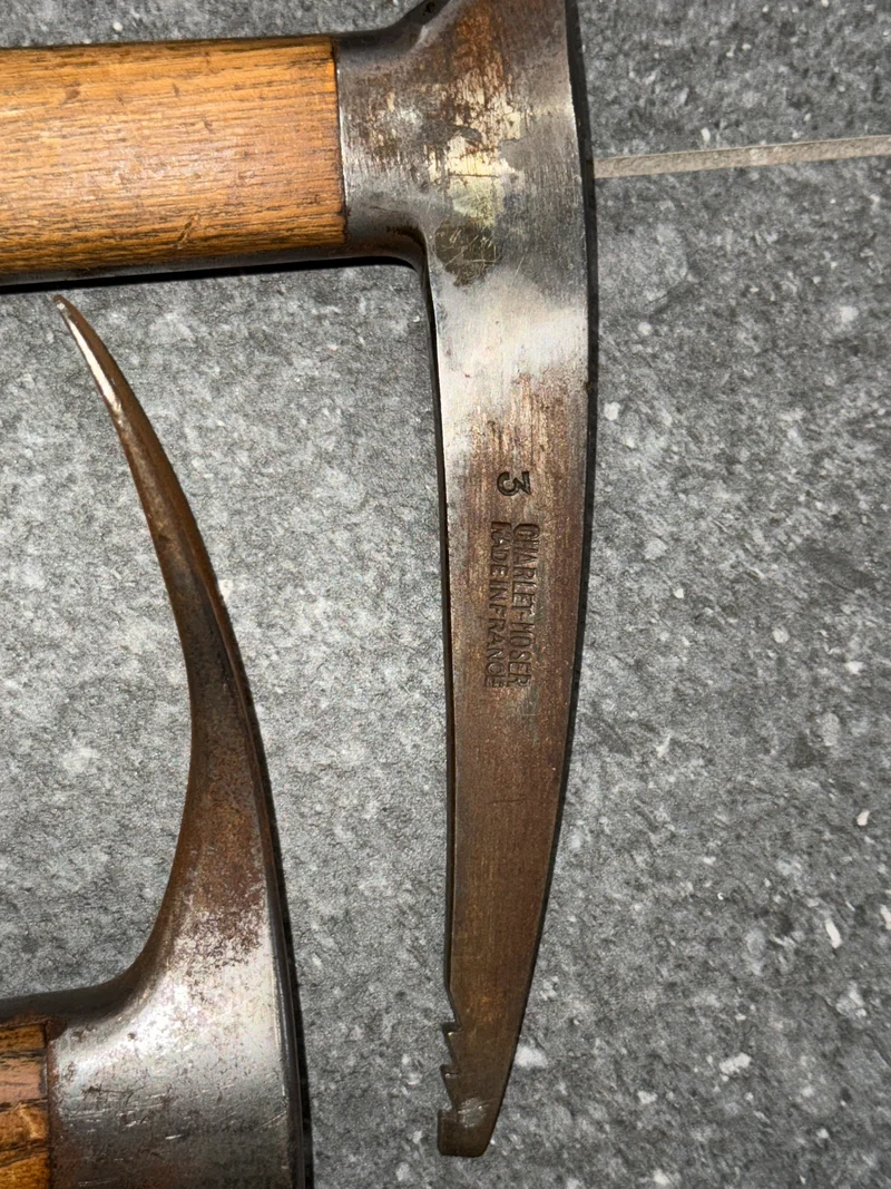 Lot de Deux Piolets Vintage – Chamonix, France