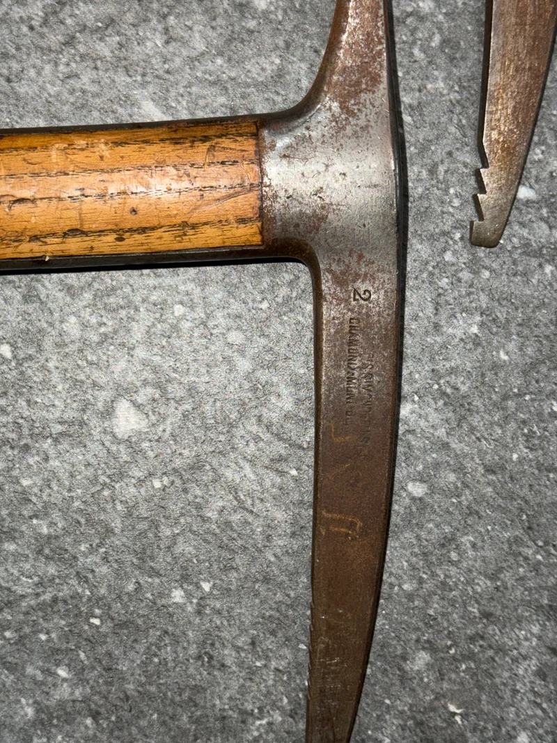 Lot de Deux Piolets Vintage – Chamonix, France