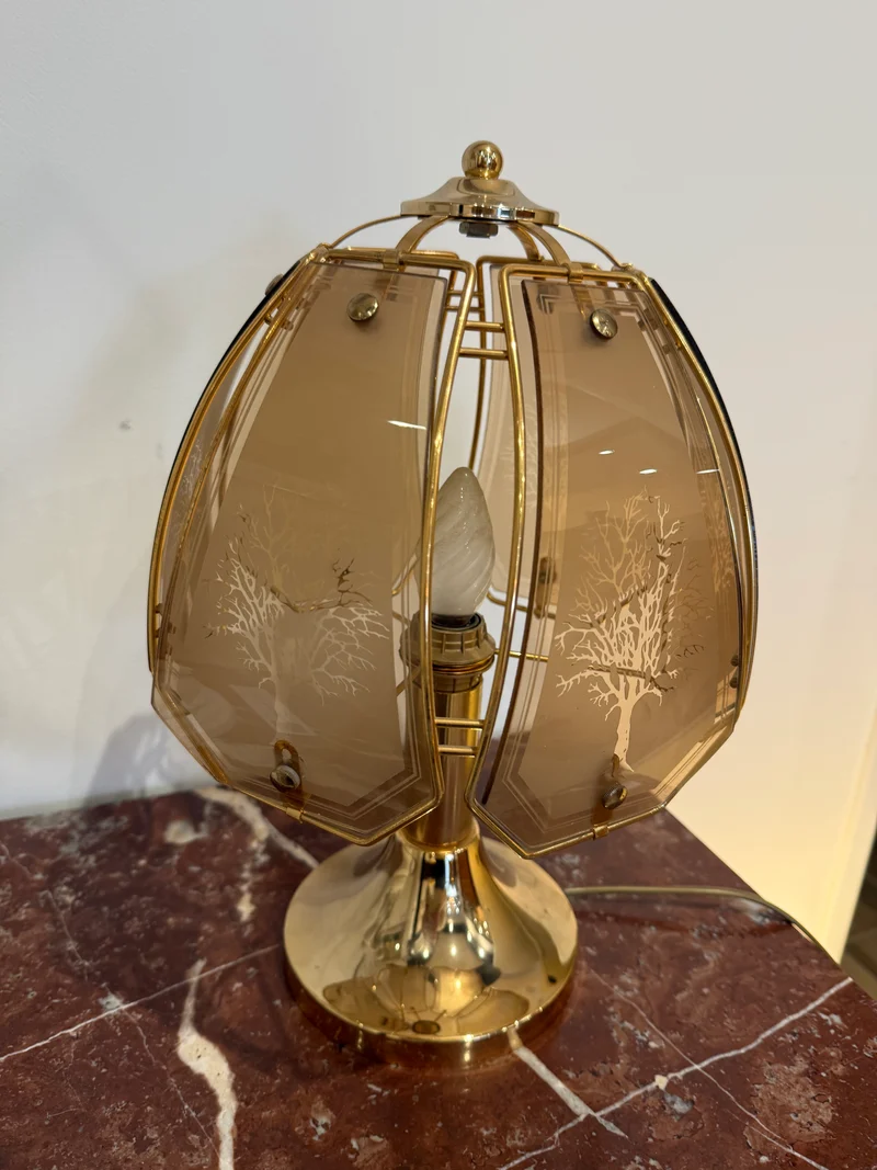 Lampe vintage en laiton et verre fumé gravé